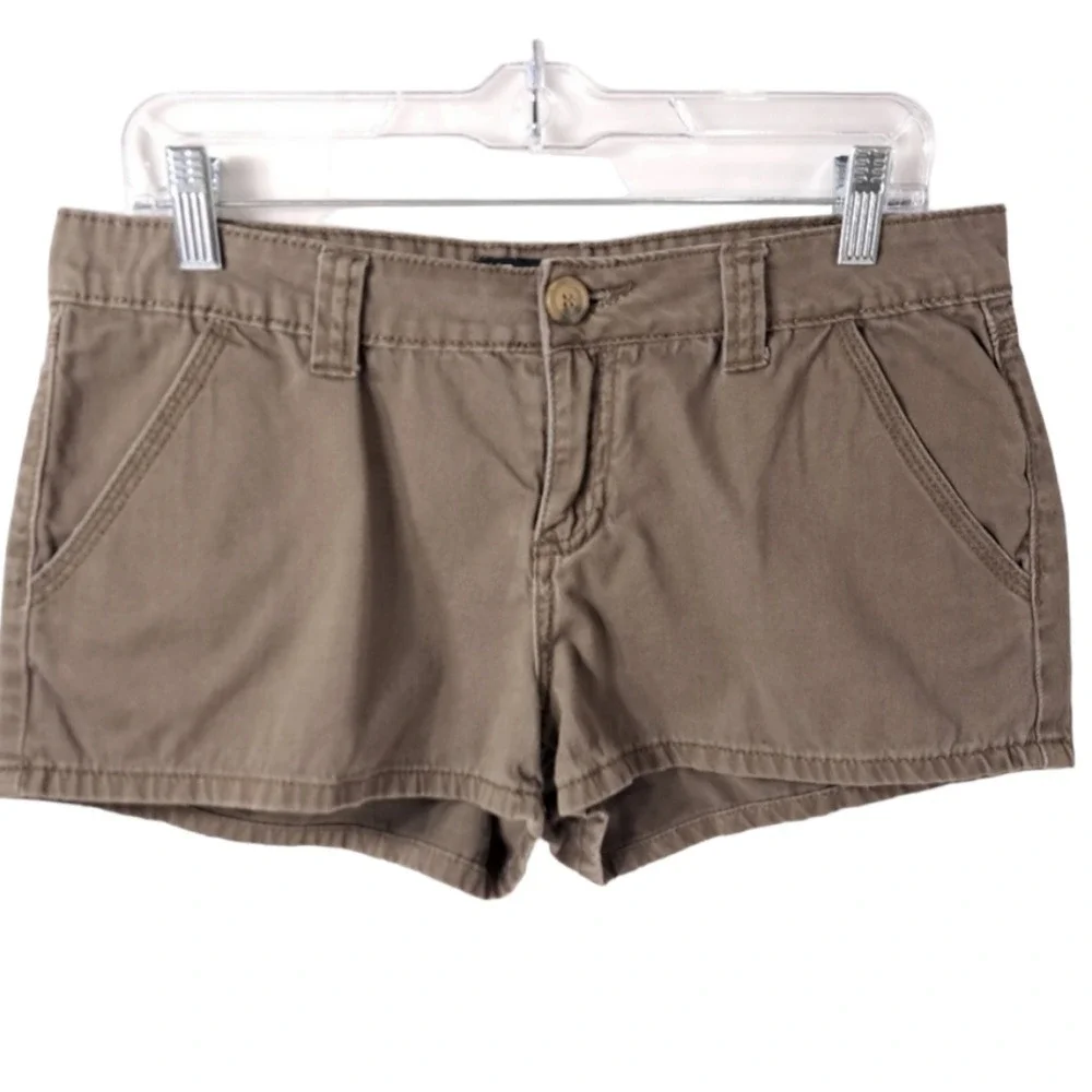 Forever 21‎ Women's Olive Green Shorts Size 30